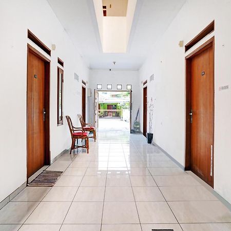 Oyo 1932 Srimahi Residence Bandung Exteriör bild