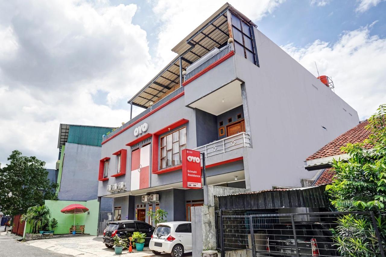 Oyo 1932 Srimahi Residence Bandung Exteriör bild