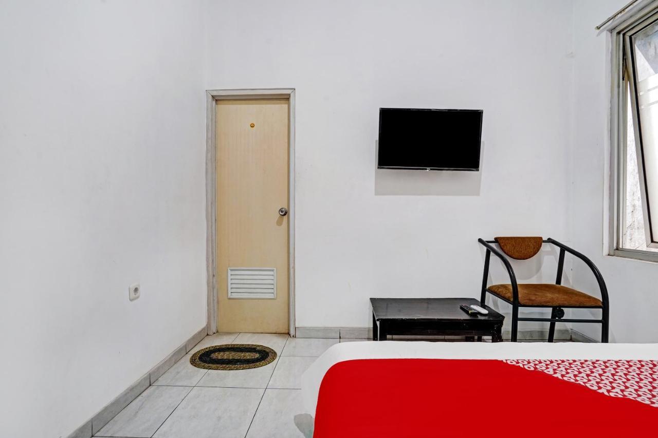 Oyo 1932 Srimahi Residence Bandung Exteriör bild